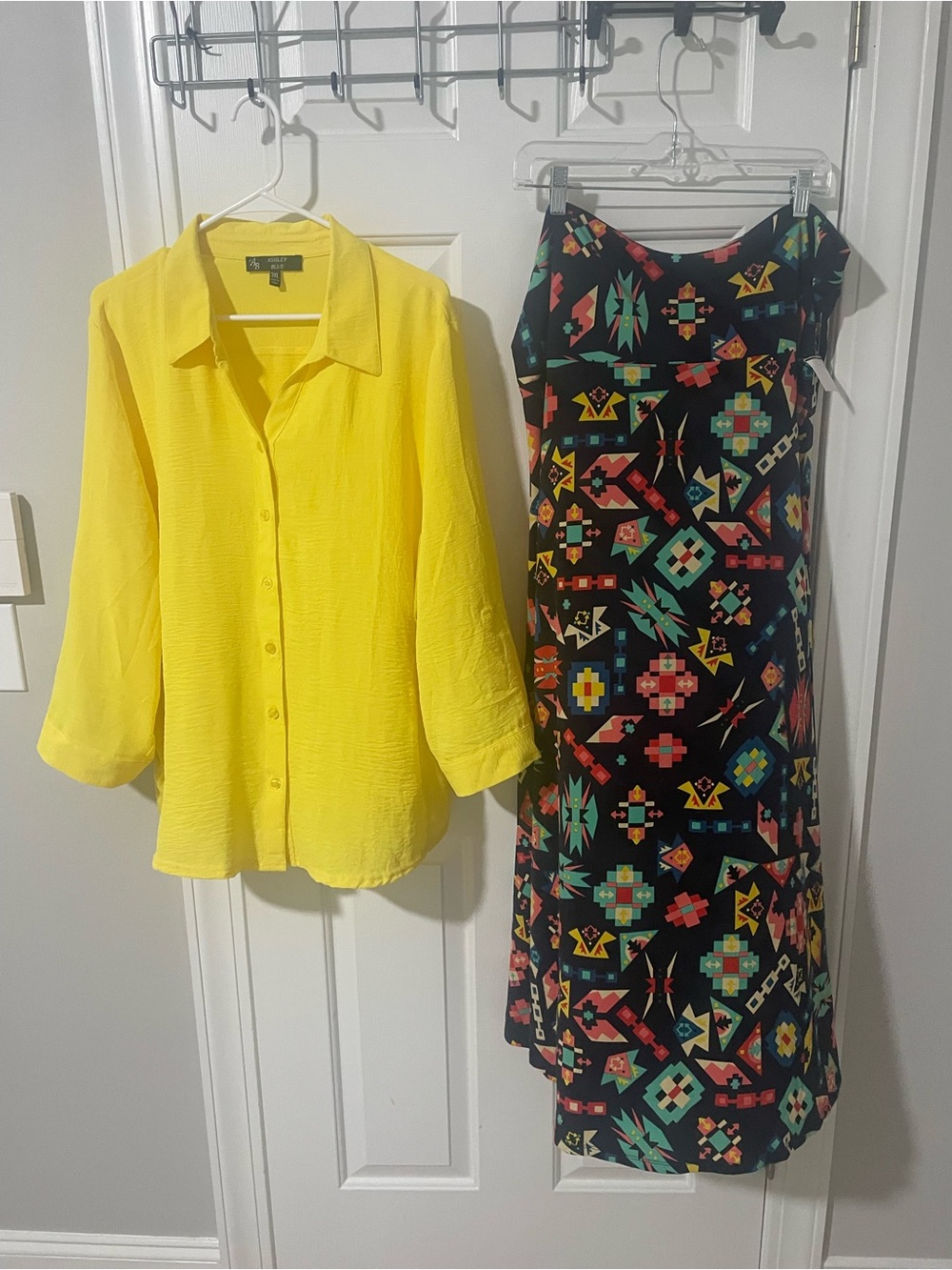 Bright Yellow Button-Front Ashley blue nwt top 3xl maxi skirt Lularoe 3xl